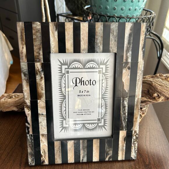 New Photo Frame Black White Resin Bone look Striped Design Handmade India 5x7” - Picture 1 of 9